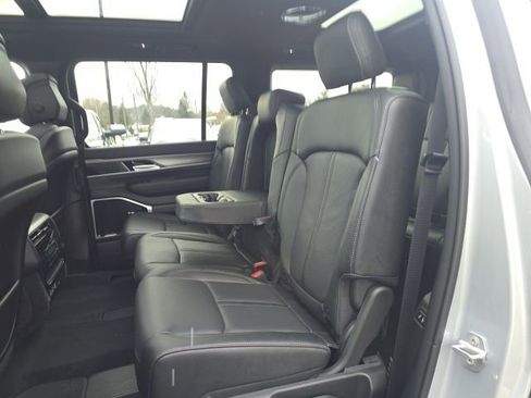 New 2026 Jeep Grand Wagoneer Limited image 28