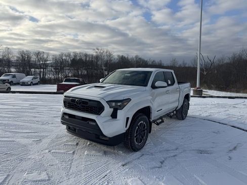 New 2026 Toyota Tacoma TRD Sport image 7