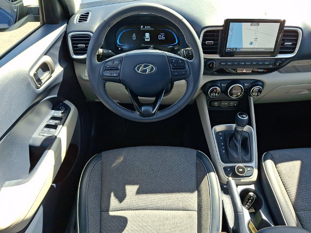 Used 2024 Hyundai Venue Limited FWD image 12