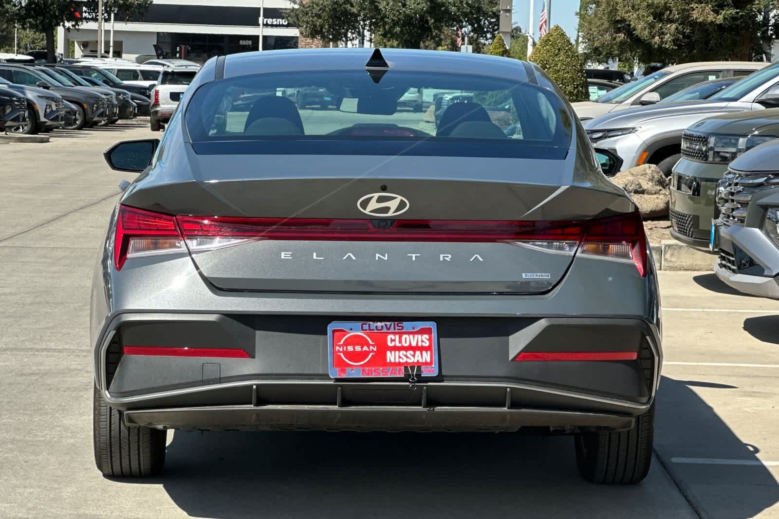 Used 2026 Hyundai Elantra Hybrid FWD image 8