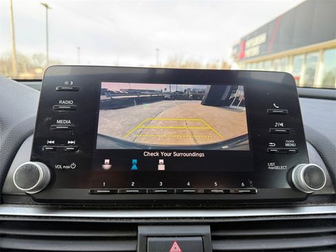 Used 2018 Honda Accord LX image 18