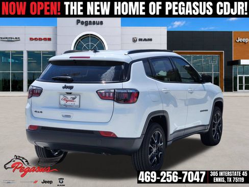 New 2026 Jeep Compass Latitude AWD/4WD image 5