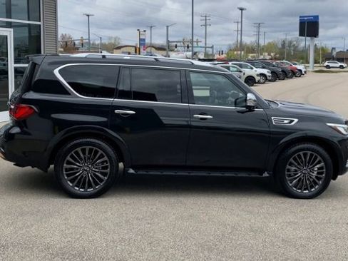 Used 2023 INFINITI QX80 Sensory w/ All-Season Package AWD/4WD image 2