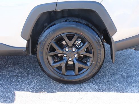 Used 2024 Toyota RAV4 LE FWD image 17