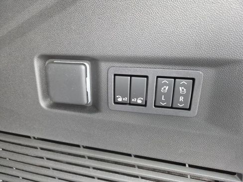 New 2026 GMC Yukon Elevation image 16