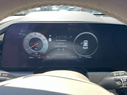 Certified 2023 Kia Niro Wind w/ Wind Preserve Package FWD image 17