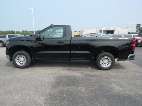 Used 2024 Chevrolet Silverado 1500 W/T w/ Trailering Package image 3