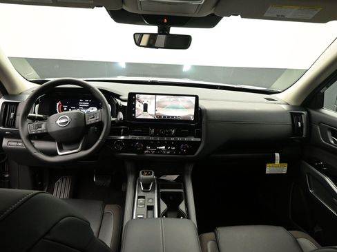 New 2026 Nissan Pathfinder SL FWD image 19