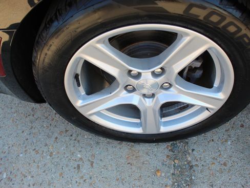 Used 2020 Chevrolet Camaro LT image 32