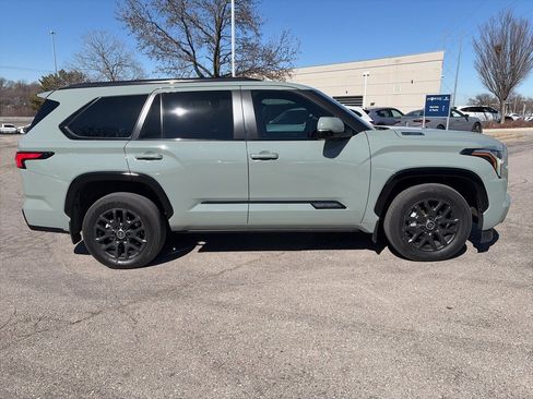 Used 2024 Toyota Sequoia Platinum image 4