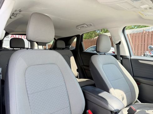 Used 2022 Ford Escape SE w/ SE Sport Appearance Package AWD/4WD image 30