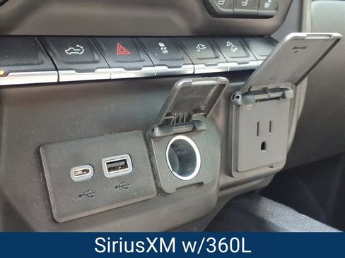 Used 2021 Chevrolet Silverado 1500 LTZ AWD/4WD image 11