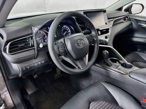 Used 2022 Toyota Camry SE w/ Cold Weather Package FWD image 9