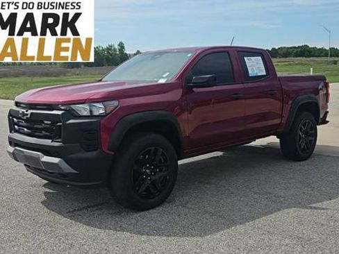 Used 2024 Chevrolet Colorado Trail Boss w/ Advanced Trailering Package AWD/4WD image 4