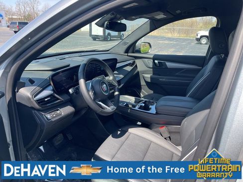 Used 2025 Buick Enclave Preferred AWD/4WD image 11