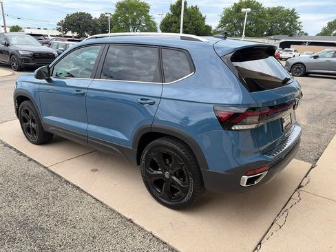 Used 2025 Volkswagen Taos SEL AWD/4WD image 6