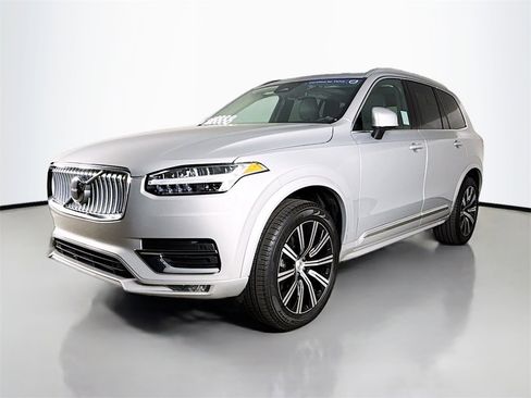 Certified 2025 Volvo XC90 B5 Core image 3