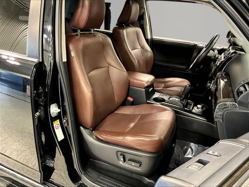 Used 2014 Toyota 4Runner Limited AWD/4WD image 29