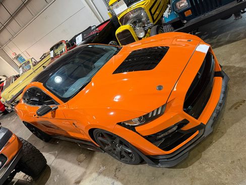 Used 2020 Ford Mustang Shelby GT500 w/ Carbon Fiber Track Pack RWD image 8