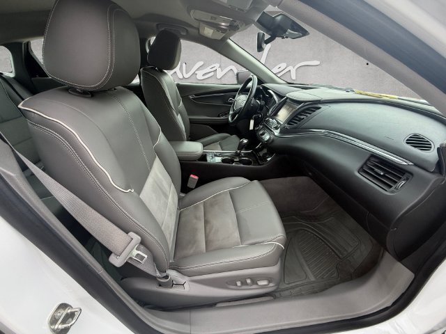 Used 2015 Chevrolet Impala LT w/ Convenience Package FWD image 24