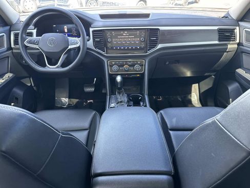 Used 2022 Volkswagen Atlas SE w/ Panoramic Sunroof Package image 17