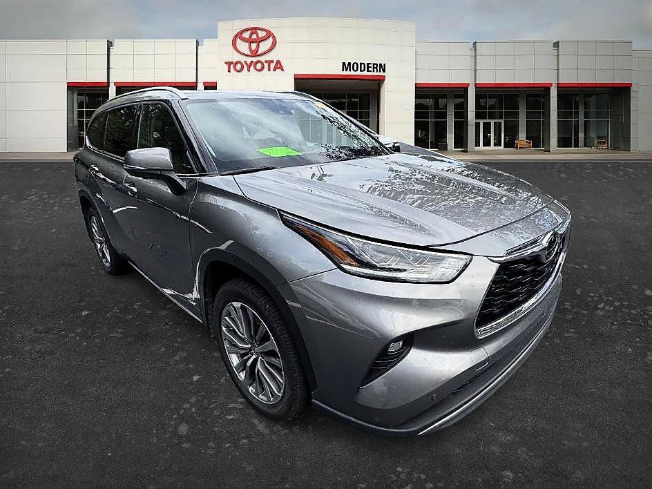 Used 2025 Toyota Highlander Limited AWD/4WD image 24