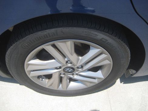 Used 2020 Hyundai Elantra Value Edition FWD image 8