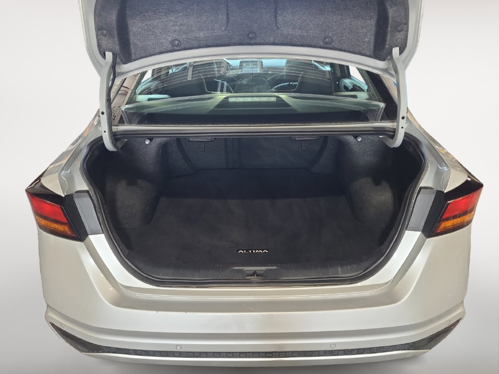 Used 2024 Nissan Altima 2.5 SV FWD image 17