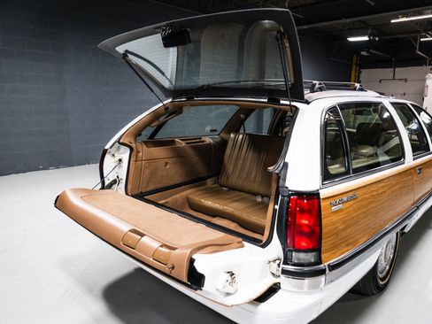Used 1996 Buick Roadmaster Estate RWD image 15
