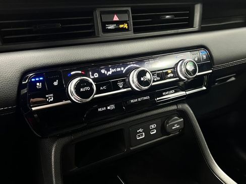 Used 2025 Honda Pilot Elite image 10