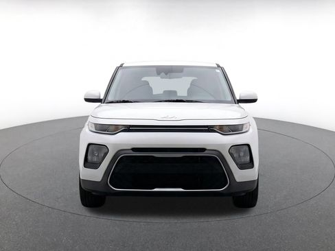 Used 2025 Kia Soul LX w/ LX Technology Package FWD image 2