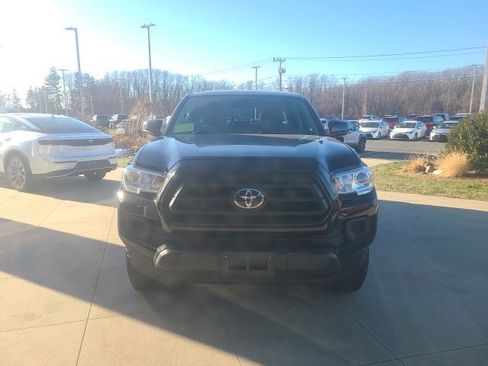 Used 2020 Toyota Tacoma SR image 2
