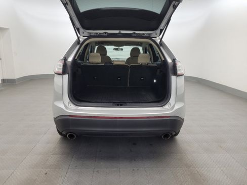 Used 2017 Ford Edge SE FWD image 29