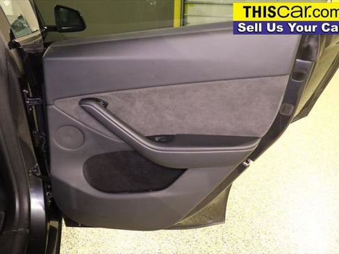 Used 2024 Tesla Model Y Long Range AWD/4WD image 33