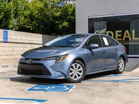 Used 2023 Toyota Corolla LE FWD image 5