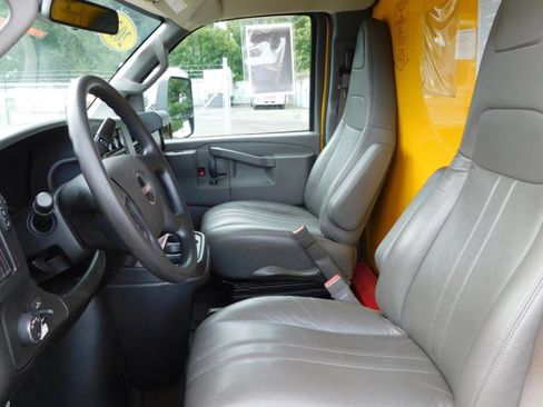 Used 2021 GMC Savana 3500 Extended w/ Power Convenience Package image 9