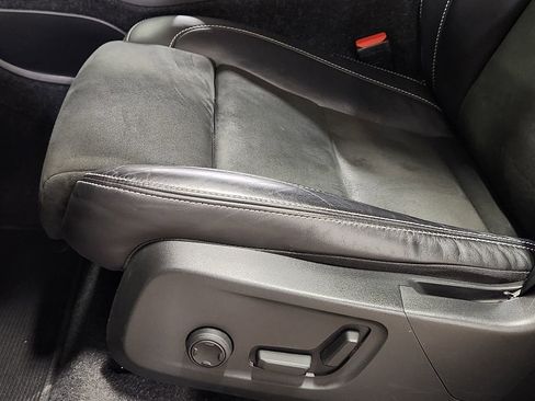 Used 2021 Volvo XC40 T4 R-Design w/ Advanced Package image 44