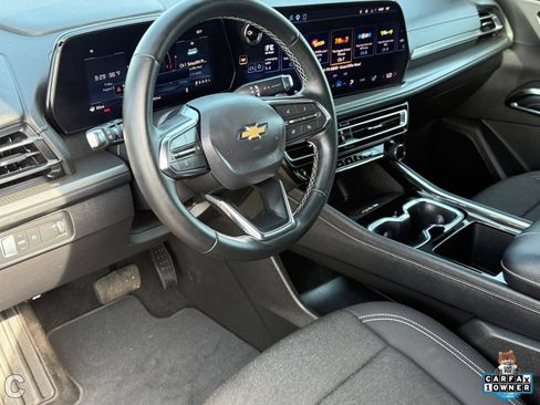 Used 2026 Chevrolet Traverse LT FWD image 11