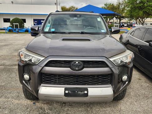 Used 2018 Toyota 4Runner TRD Off-Road image 2