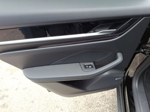 Used 2025 Porsche Macan 4S Electric image 21