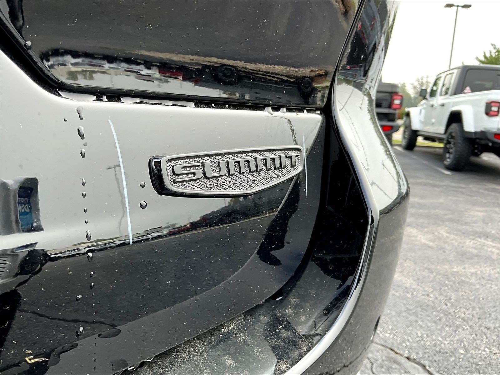 New 2027 Jeep Grand Cherokee Summit AWD/4WD image 13