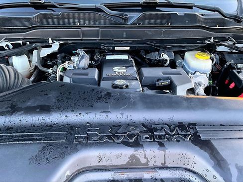 Used 2022 RAM 2500 Tradesman w/ Chrome Appearance Group image 9