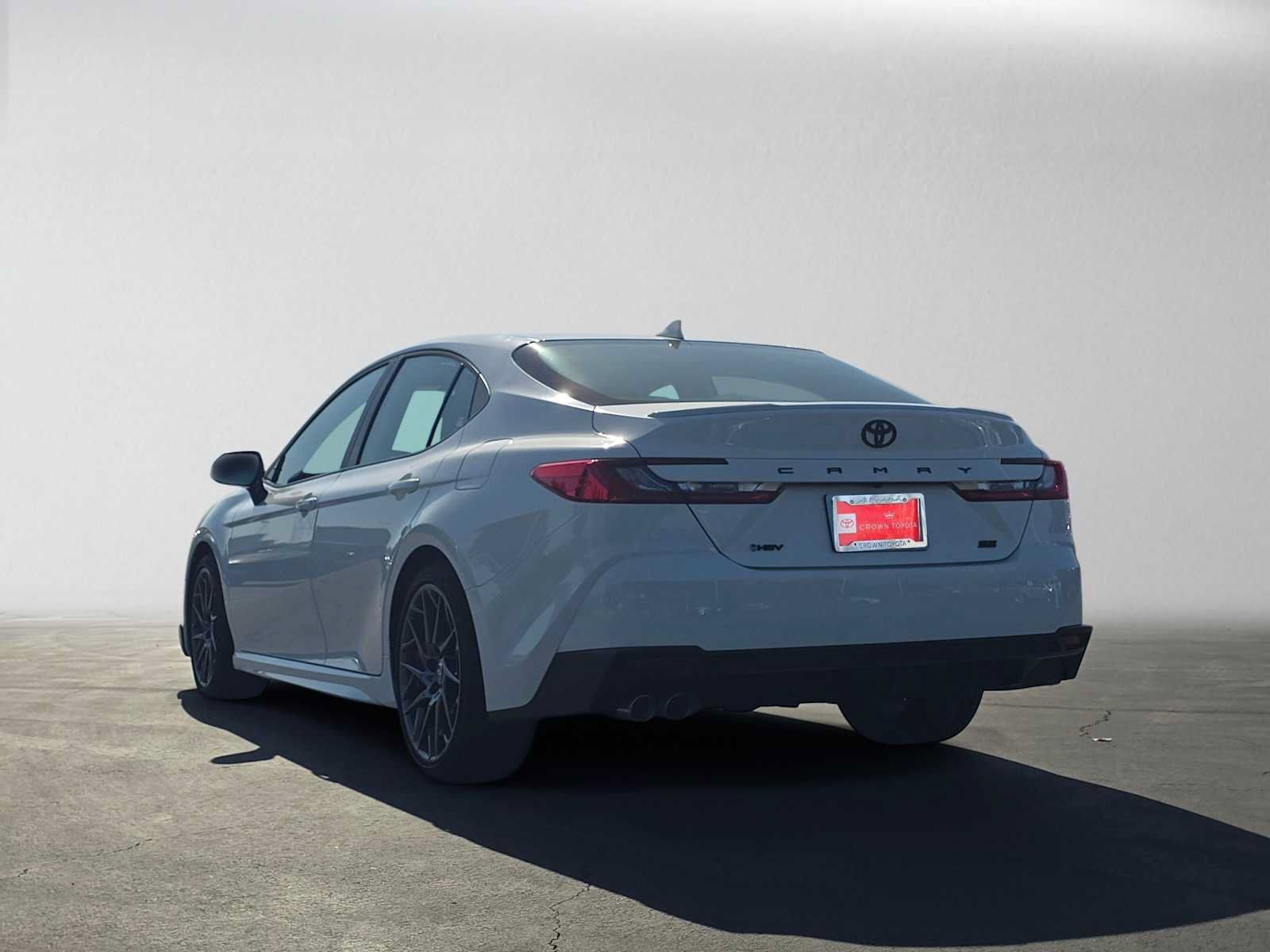 Used 2026 Toyota Camry SE w/ Convenience Package FWD image 5