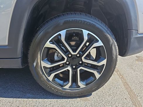 Certified 2023 Jeep Compass Limited image 30