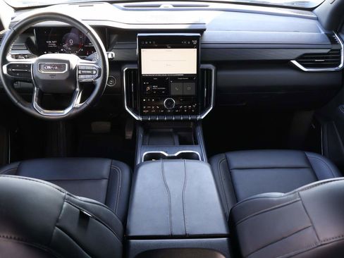 Used 2024 GMC Acadia Elevation image 13