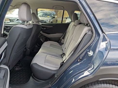 Used 2025 Subaru Outback Premium image 9