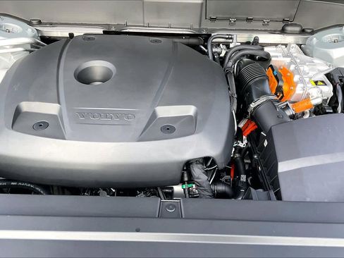 New 2026 Volvo XC90 T8 Ultra image 13