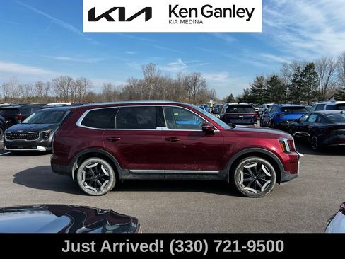 Certified 2024 Kia Telluride EX w/ EX Captain's Chair Package image 4