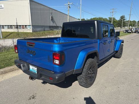 Used 2023 Jeep Gladiator Sport AWD/4WD image 3