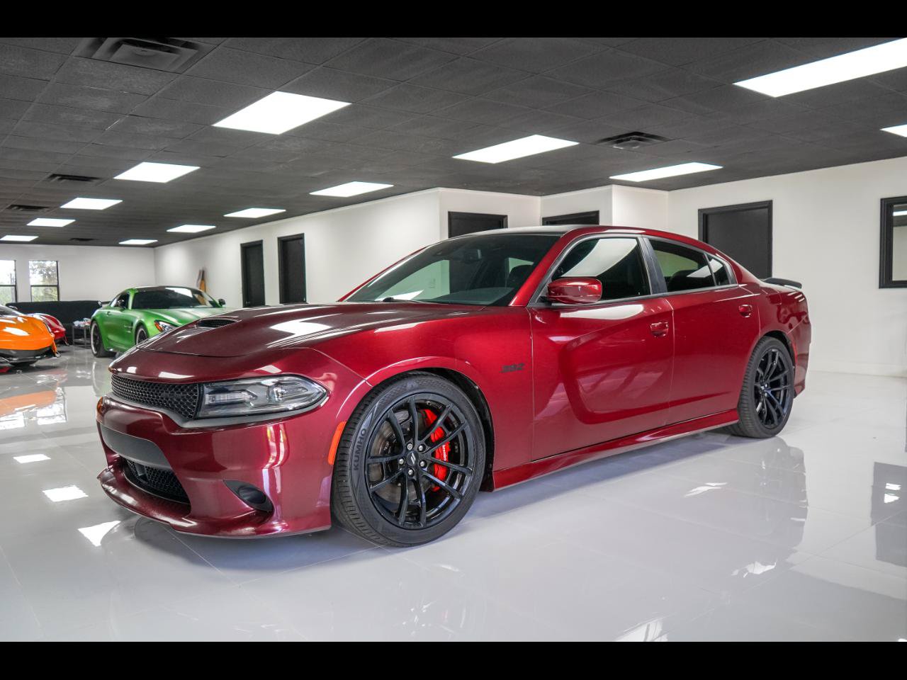 Used 2018 Dodge Charger R/T RWD image 1